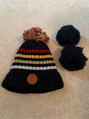 Cabaia Navy Striped Pom Beanie with Extra Pom Poms kids 6-12 Like New